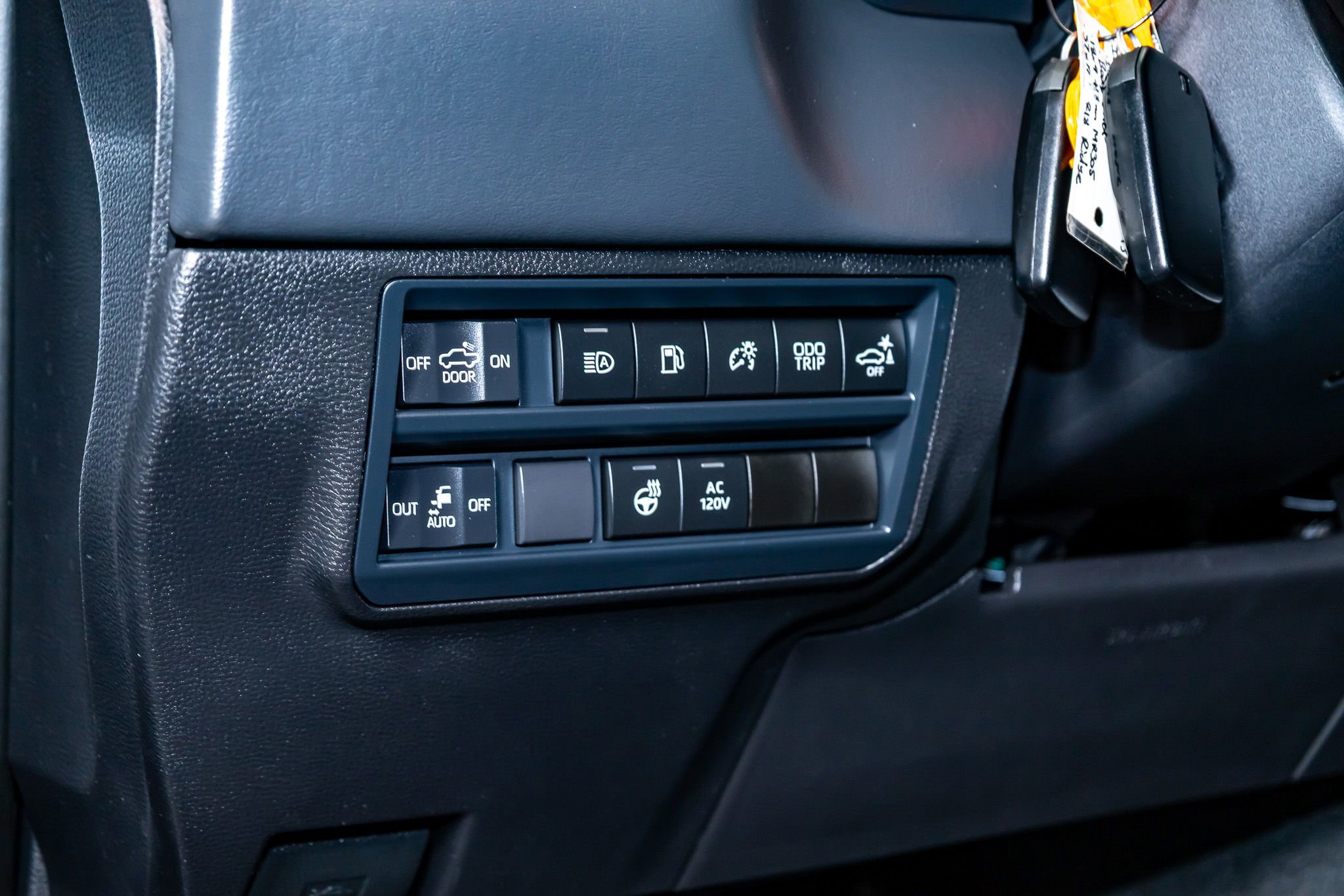 Used 2025 Toyota Tundra Platinum image 18