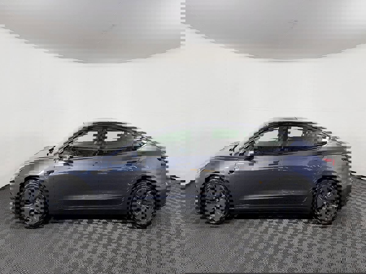 Used 2021 Tesla Model 3 Standard Range Plus image 16