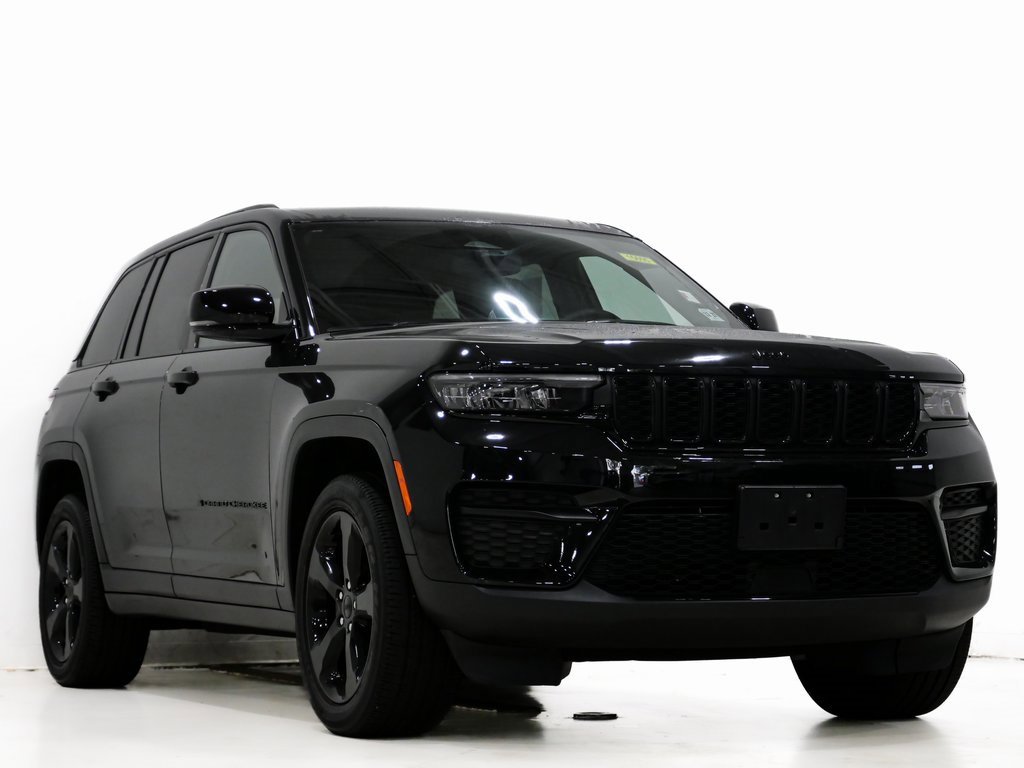 Used 2023 Jeep Grand Cherokee Altitude