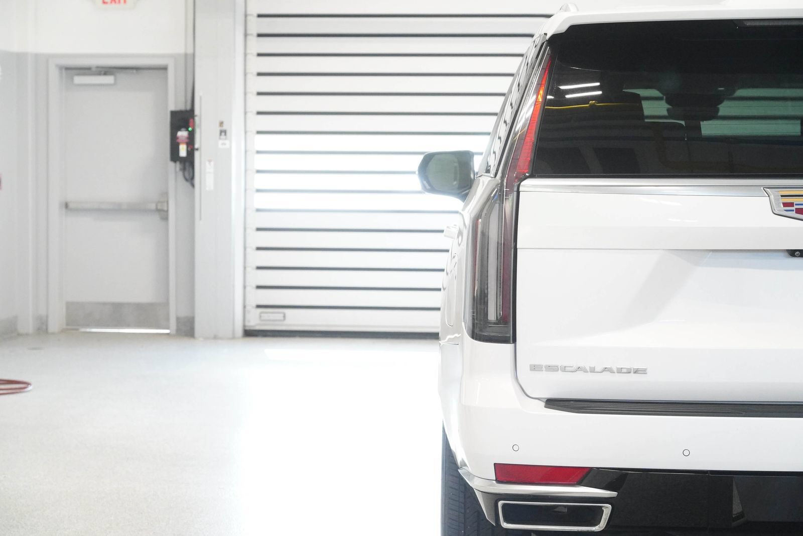 Used 2021 Cadillac Escalade Premium Luxury Platinum w/ Heavy-Duty Trailer Package AWD/4WD image 9
