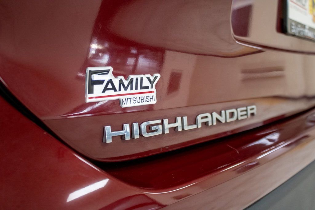 Used 2024 Toyota Highlander LE image 16