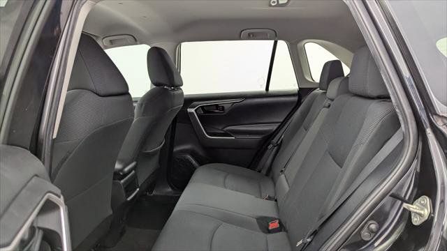Used 2020 Toyota RAV4 LE FWD image 17