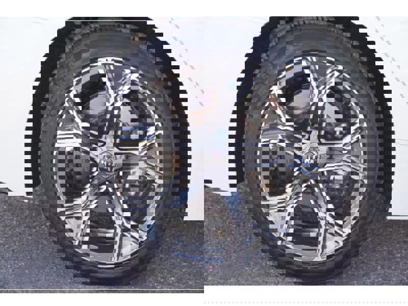 Used 2020 Kia Stinger GT-Line w/ Sun & Sound Package image 10