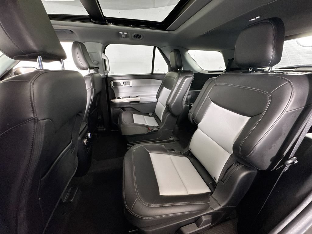 Used 2023 Ford Explorer XLT w/ Equipment Group 202A AWD/4WD image 25