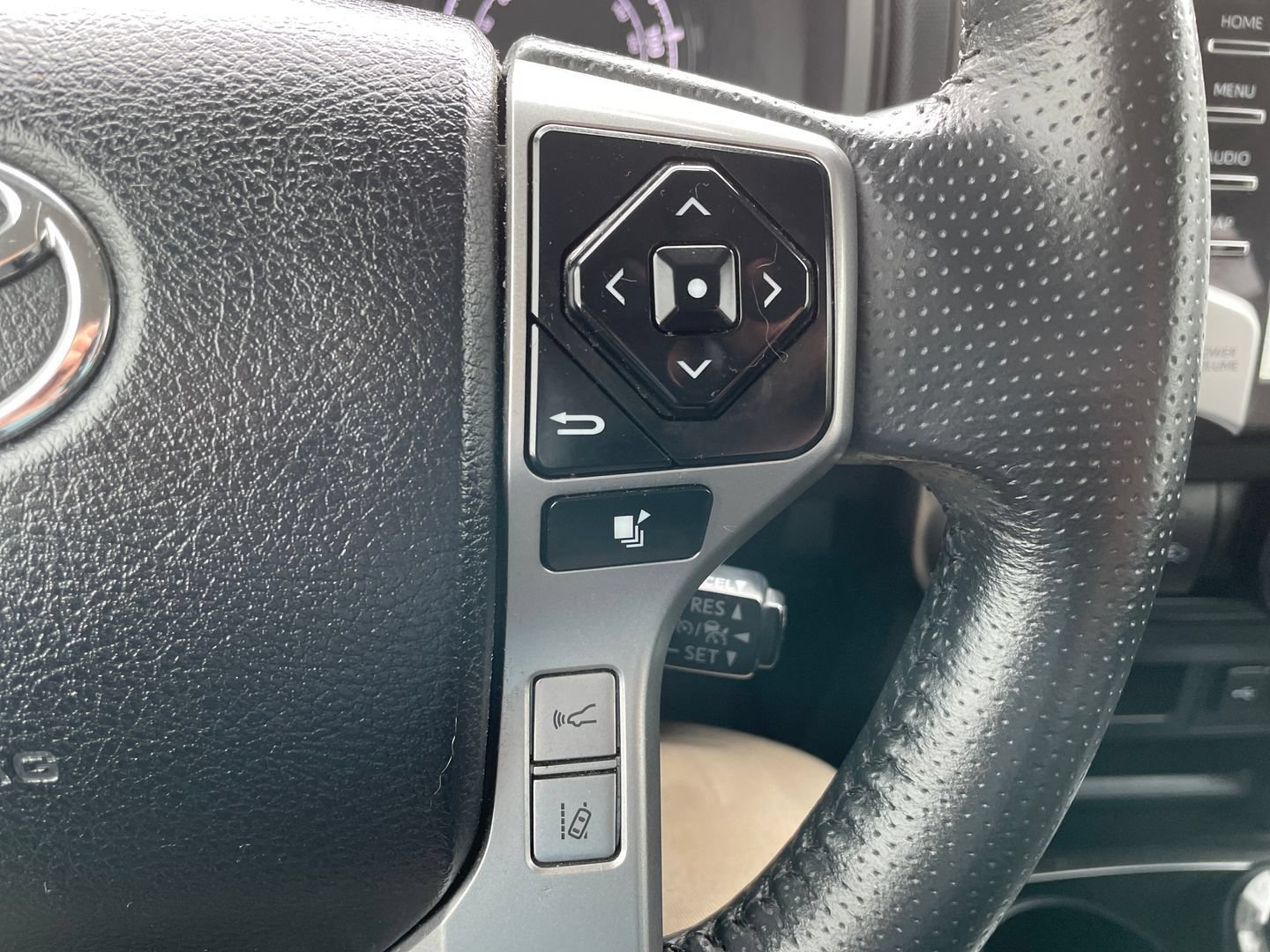 Certified 2020 Toyota 4Runner SR5 Premium AWD/4WD image 24