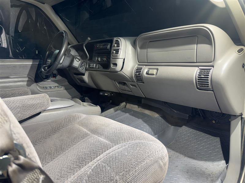 Used 1999 Chevrolet Tahoe Z71 image 17