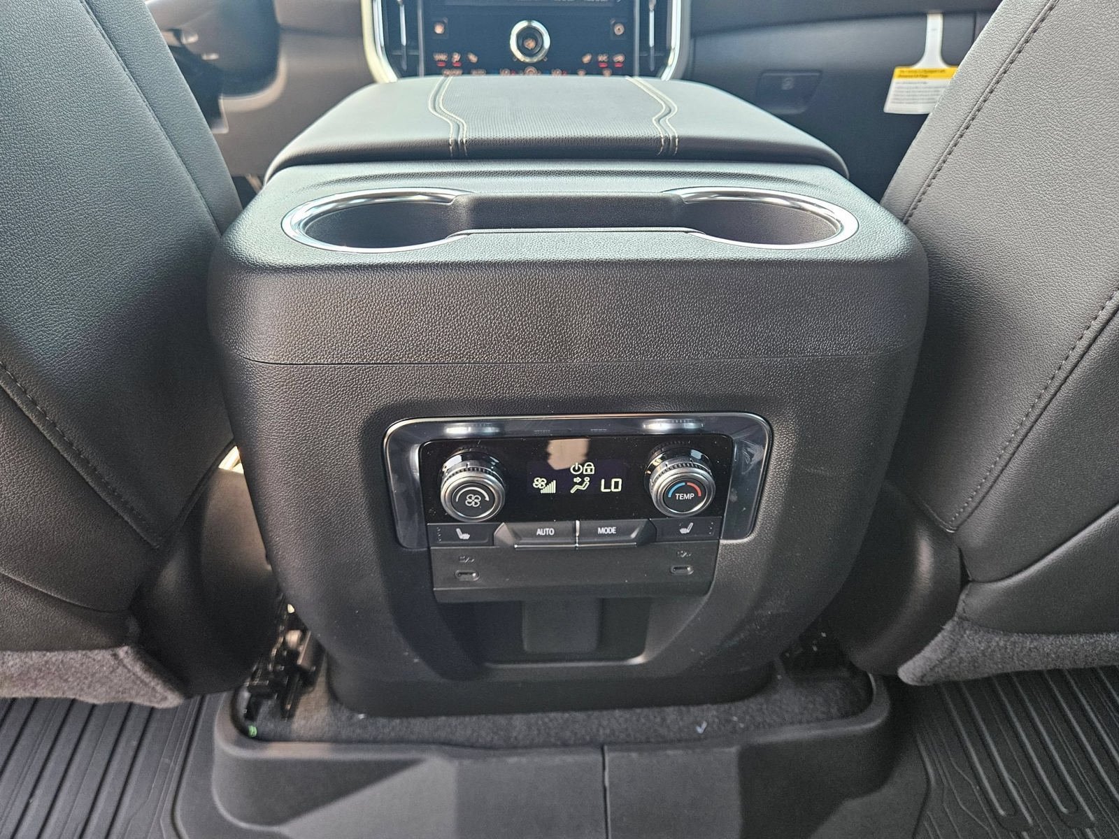 New 2026 GMC Yukon XL Elevation AWD/4WD image 25