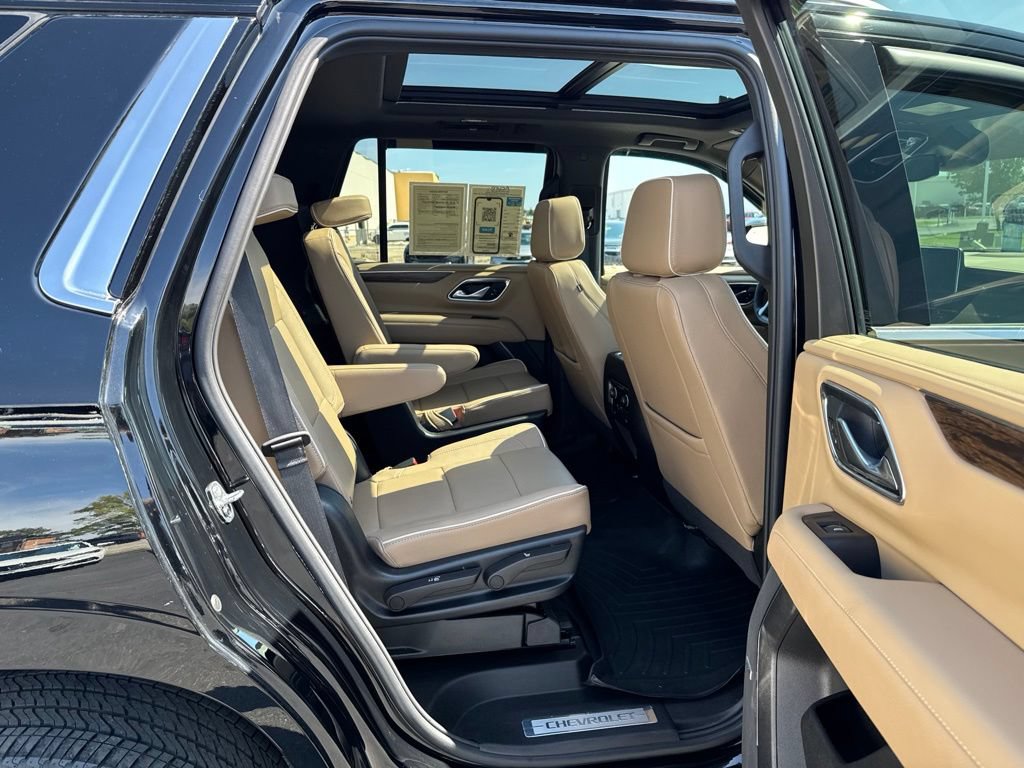 Used 2023 Chevrolet Tahoe Premier AWD/4WD image 40