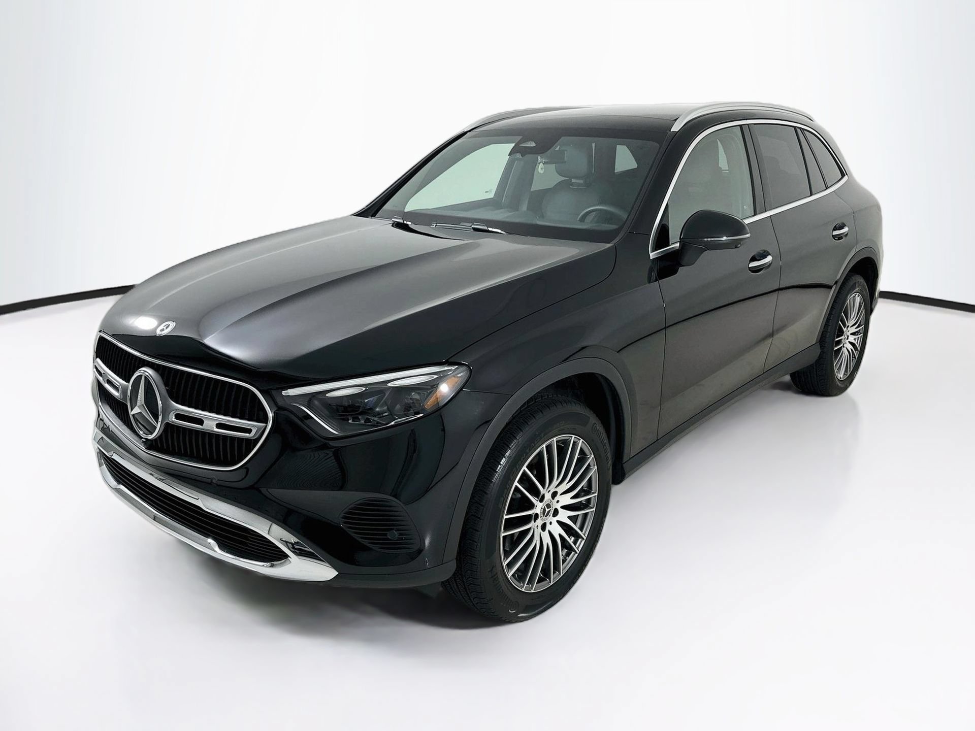 Used 2026 Mercedes-Benz GLC 300 4MATIC image 3