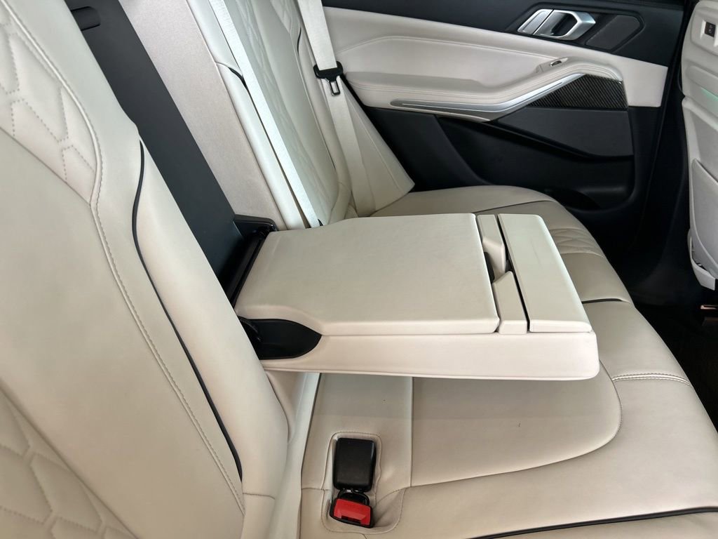 Used 2021 BMW X5 M50i w/ Executive Package image 38