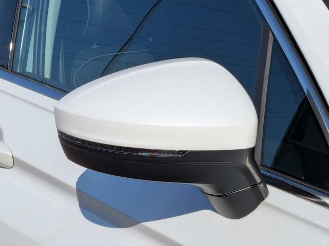 Certified 2023 Volkswagen Tiguan SE w/ Panoramic Sunroof Package FWD image 12