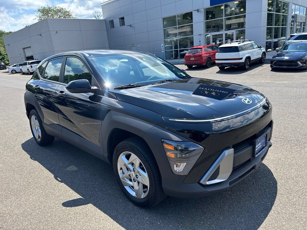 Certified 2025 Hyundai Kona SE AWD/4WD image 8