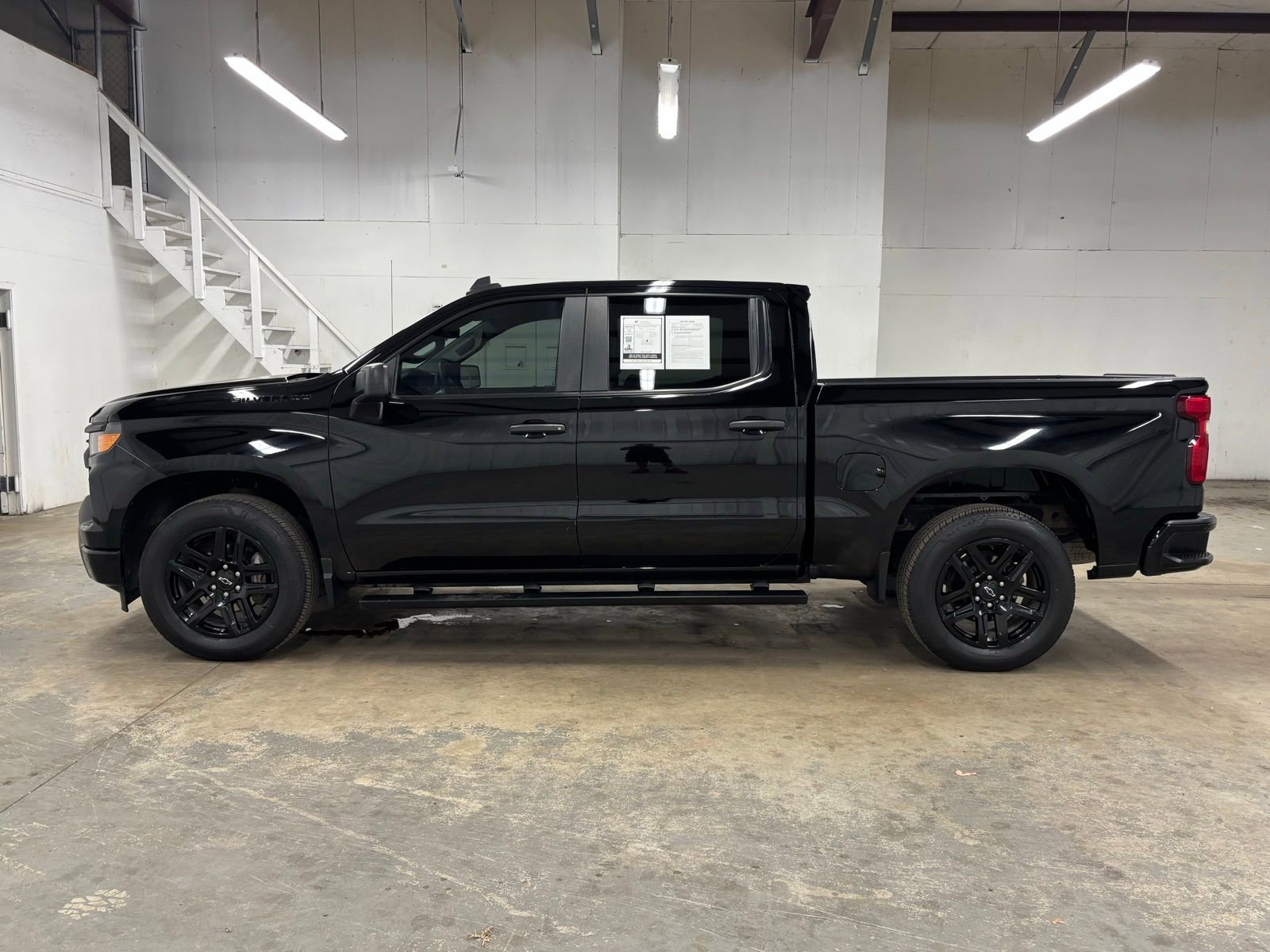 Used 2023 Chevrolet Silverado 1500 Custom w/ LPO, Dark Essentials Package RWD image 4
