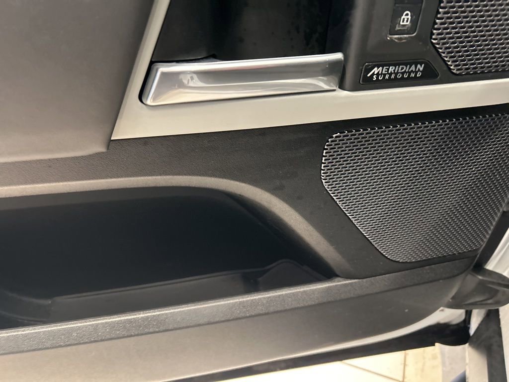 Used 2023 Land Rover Defender 90 X-Dynamic SE image 3