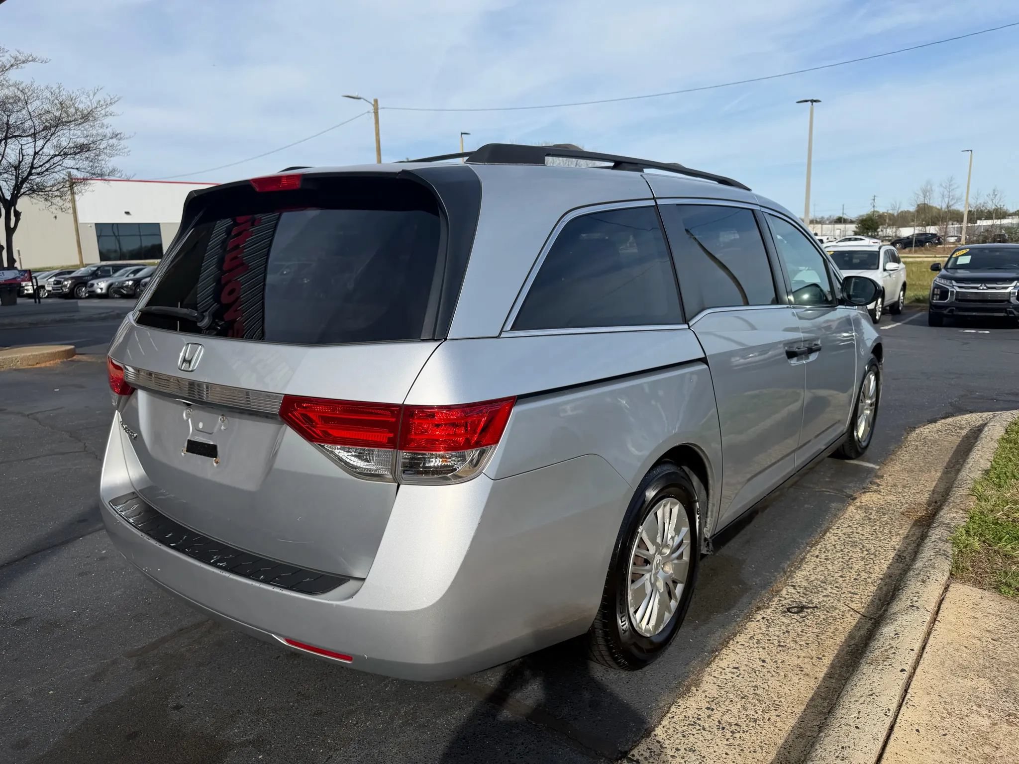 Used 2014 Honda Odyssey LX image 7