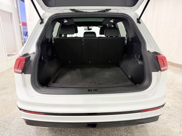 Used 2021 Volkswagen Tiguan SE R-Line AWD/4WD image 10