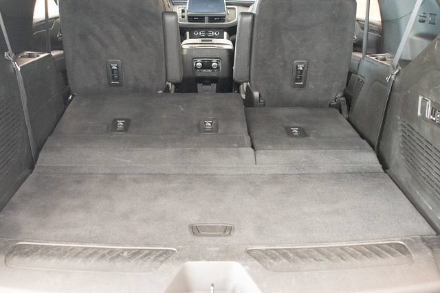 Used 2023 GMC Yukon SLT w/ SLT Luxury Package AWD/4WD image 15