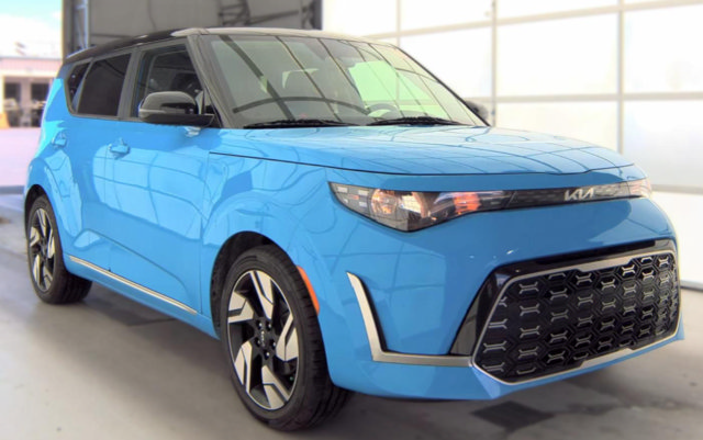 Used 2023 Kia Soul GT-Line FWD image 4