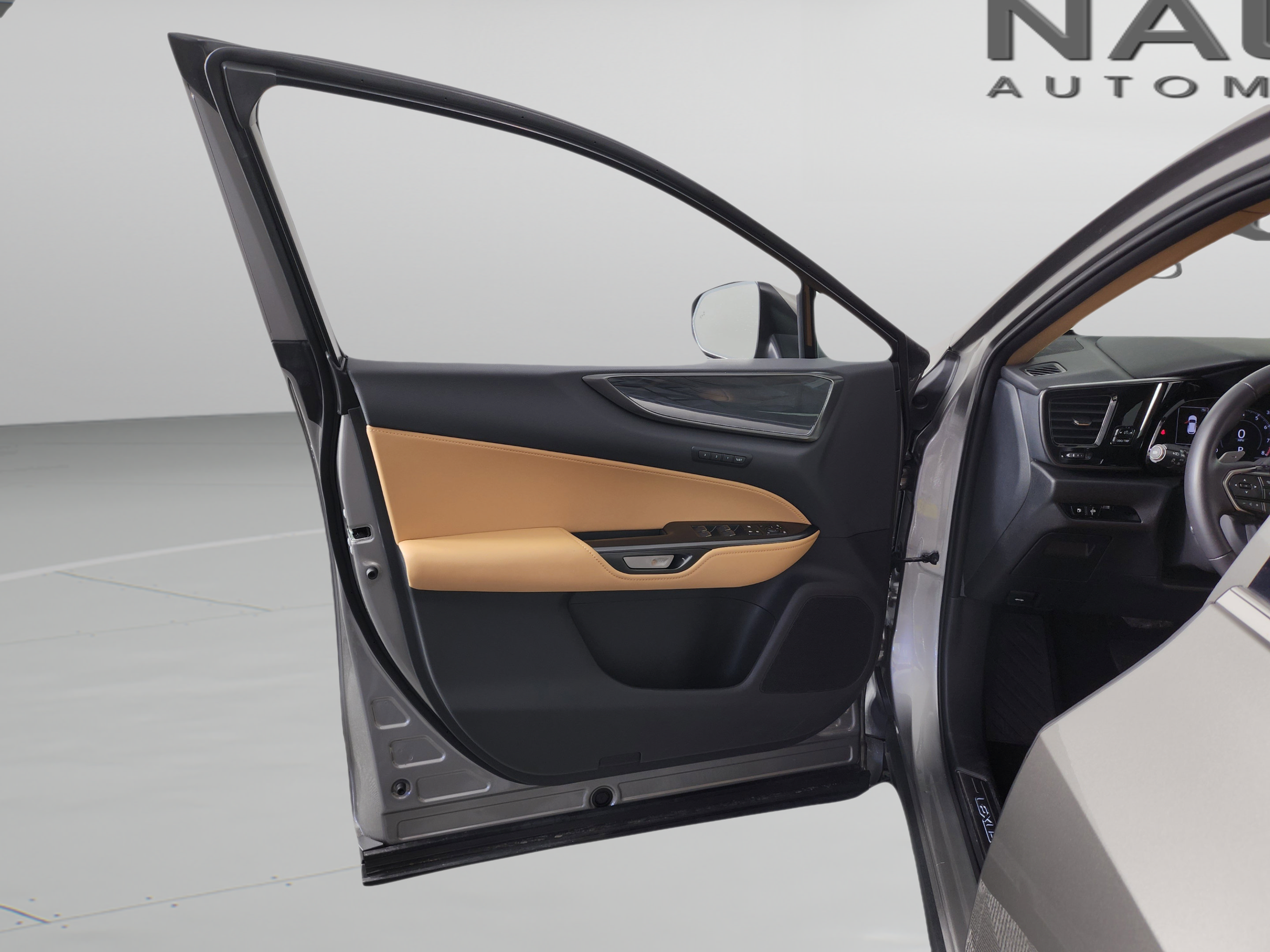 Certified 2025 Lexus NX 250 FWD w/ Towing Package (2000 Lbs) image 31