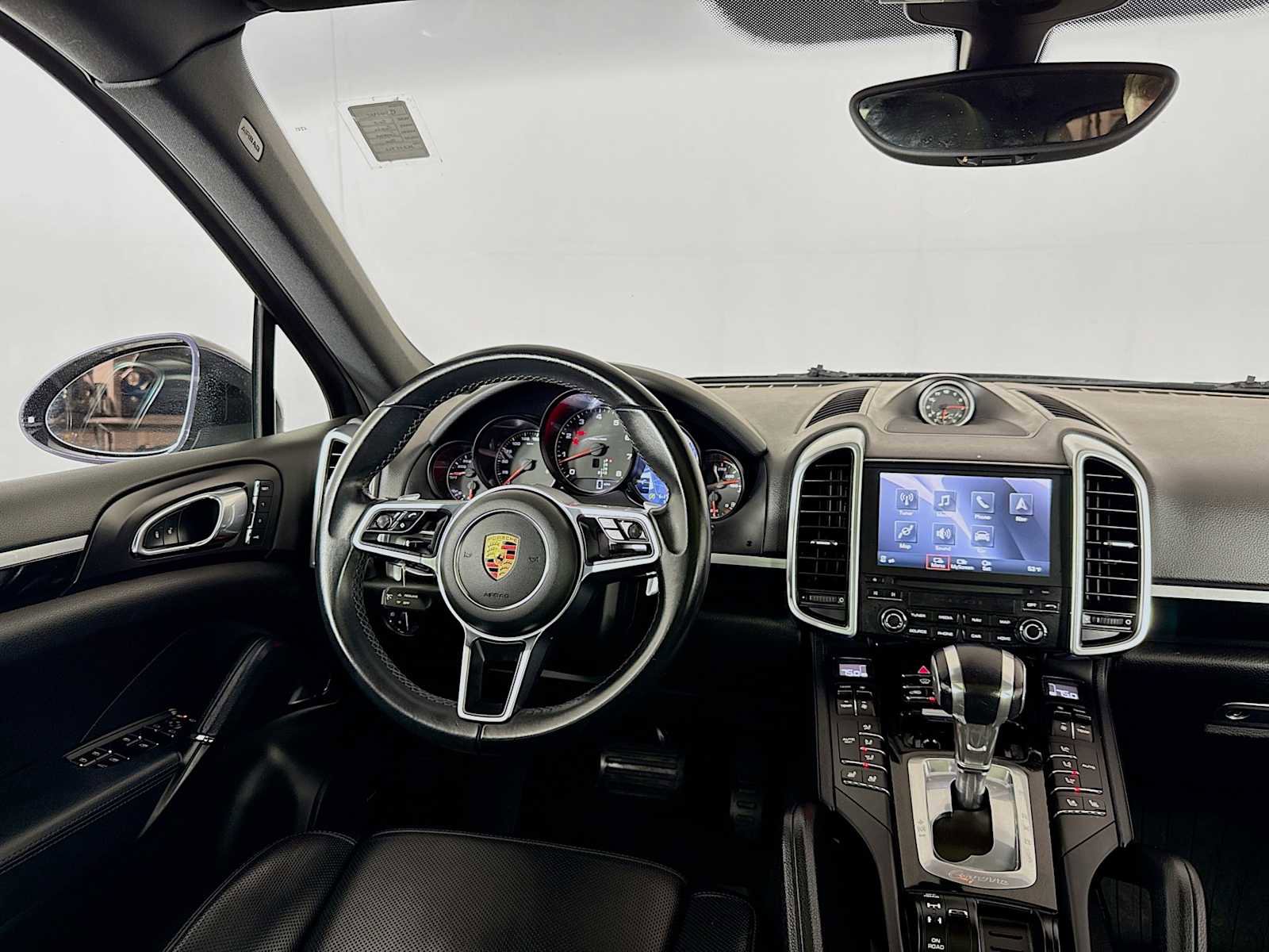 Used 2018 Porsche Cayenne image 24