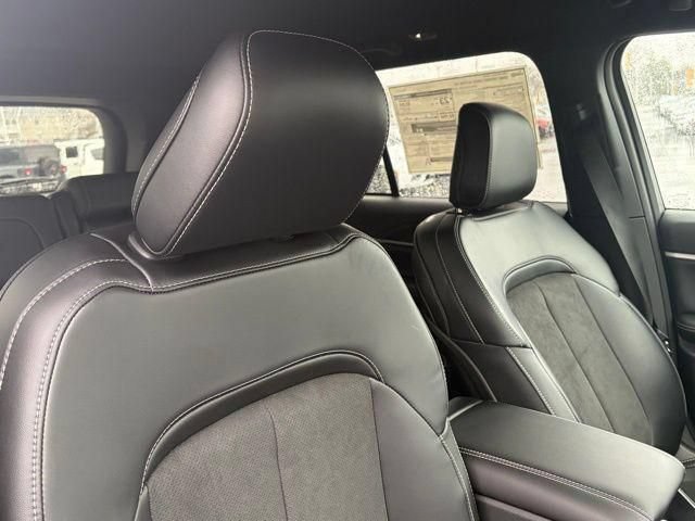 New 2026 Jeep Grand Cherokee Altitude AWD/4WD image 13