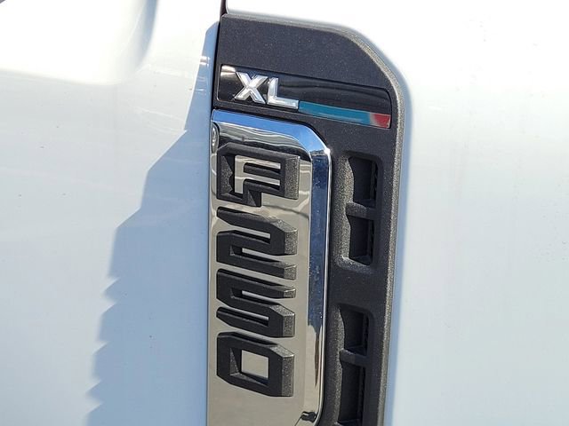 New 2026 Ford F250 XL w/ XL Chrome Package image 24
