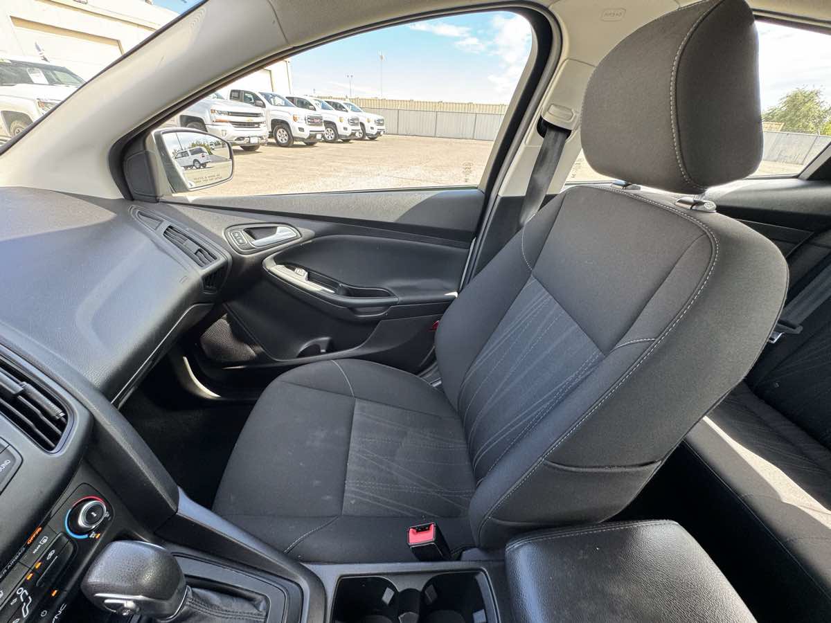 Used 2017 Ford Focus SE FWD image 32