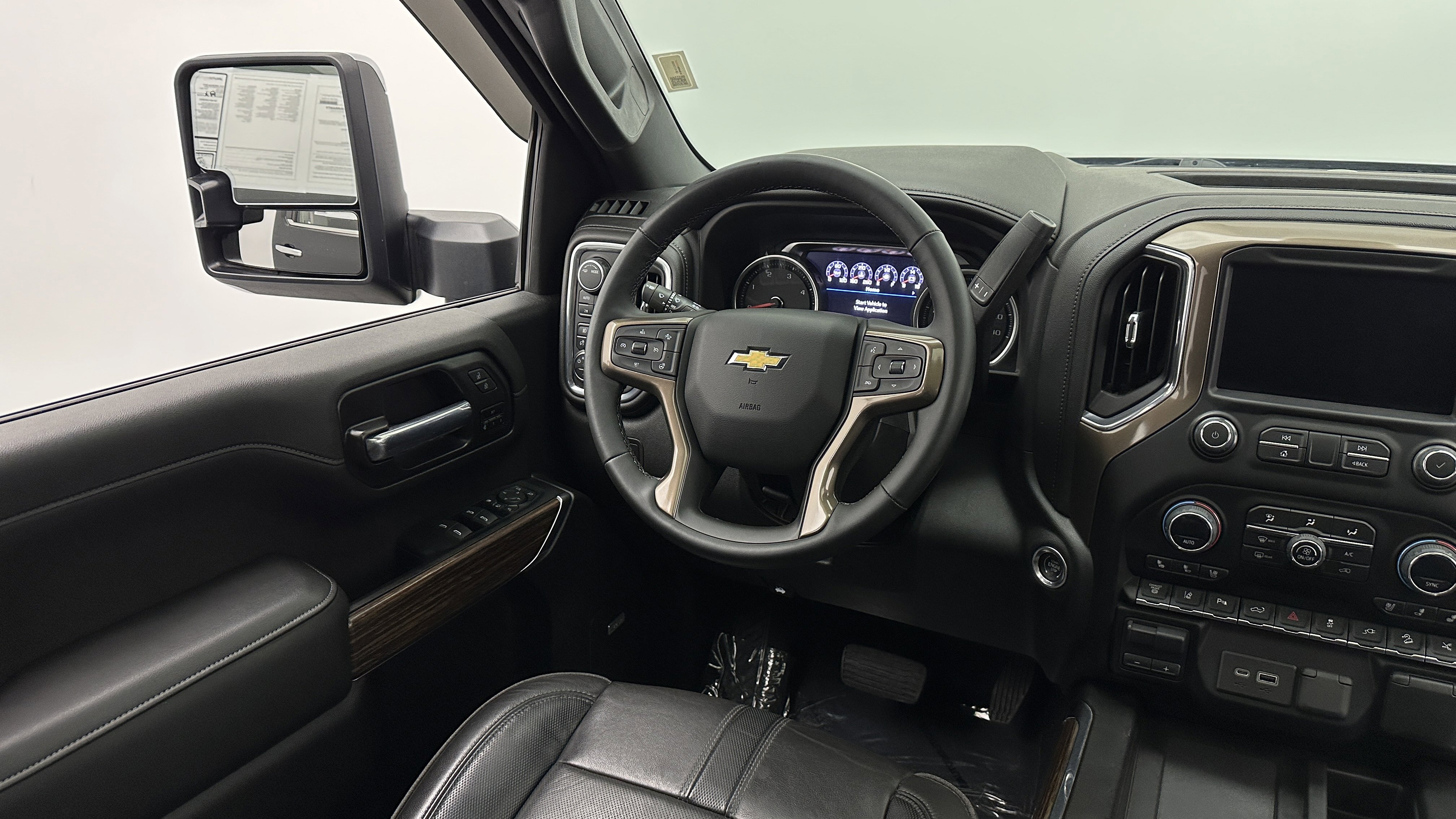 Used 2023 Chevrolet Silverado 2500 High Country w/ Z71 Off-Road Package image 17