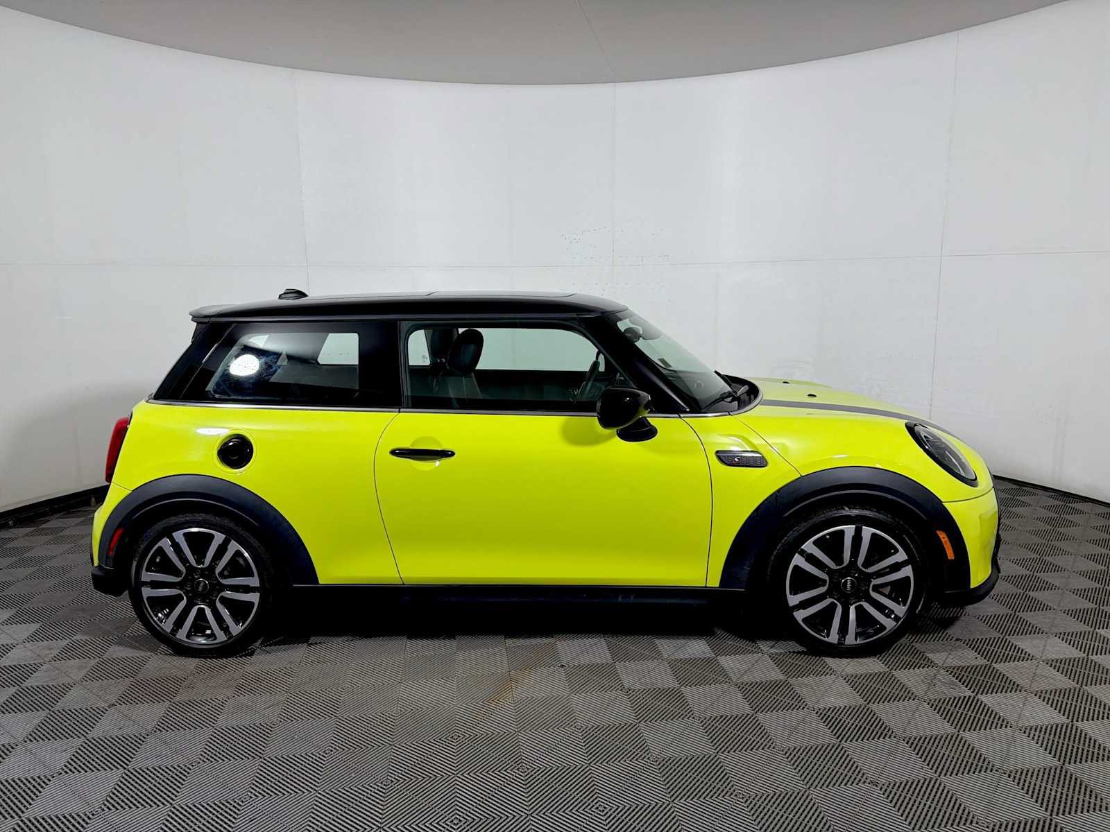 Used 2023 MINI Cooper S w/ Signature Upholstery Package FWD image 7