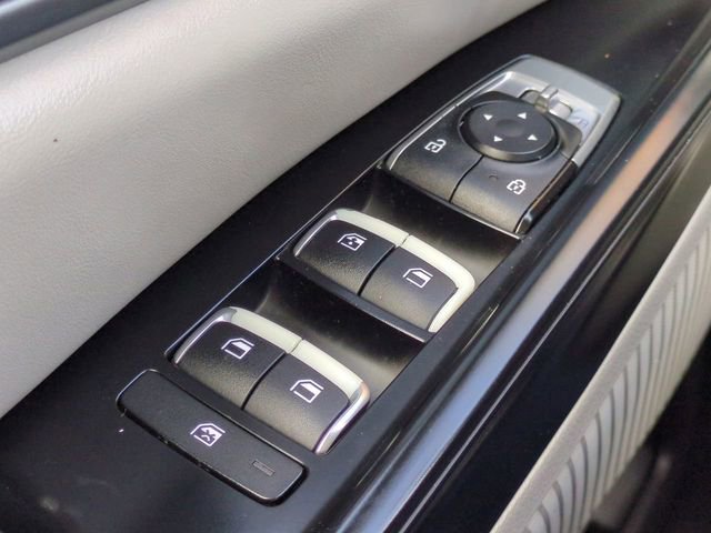 Used 2022 Kia Carnival LX image 22