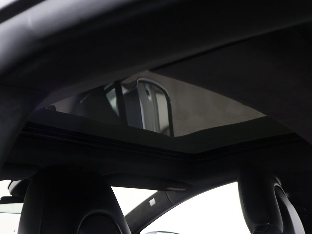 Used 2015 Tesla Model S 85D image 17