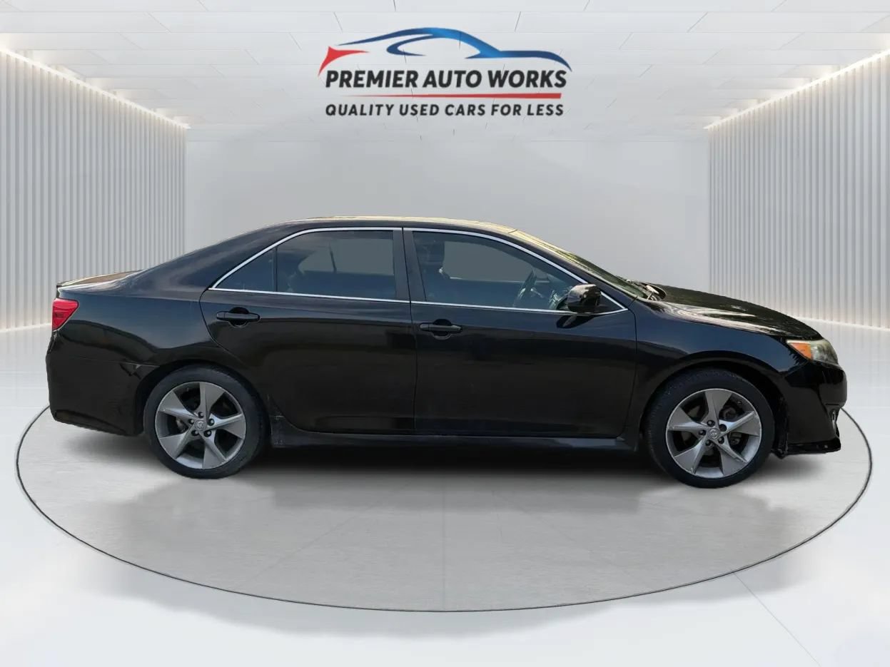 Used 2012 Toyota Camry SE FWD image 8