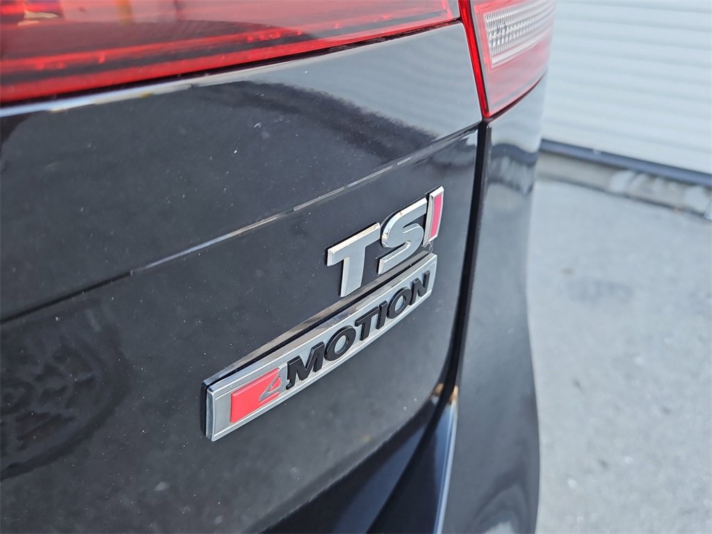 Used 2018 Volkswagen Tiguan SE w/ Panoramic Sunroof Package image 33