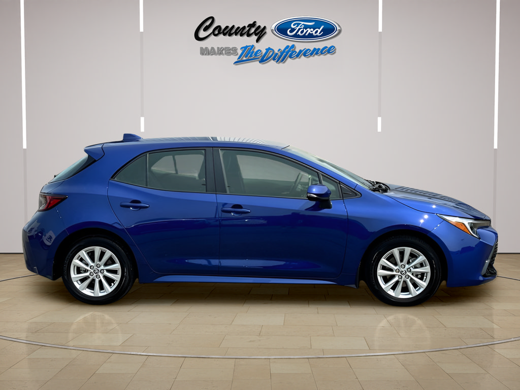 Used 2025 Toyota Corolla SE w/ SE Package FWD image 8
