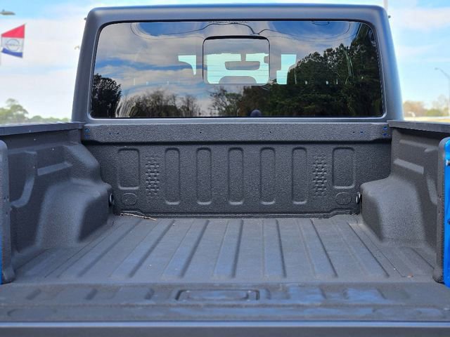 Used 2023 Jeep Gladiator Sport S image 29