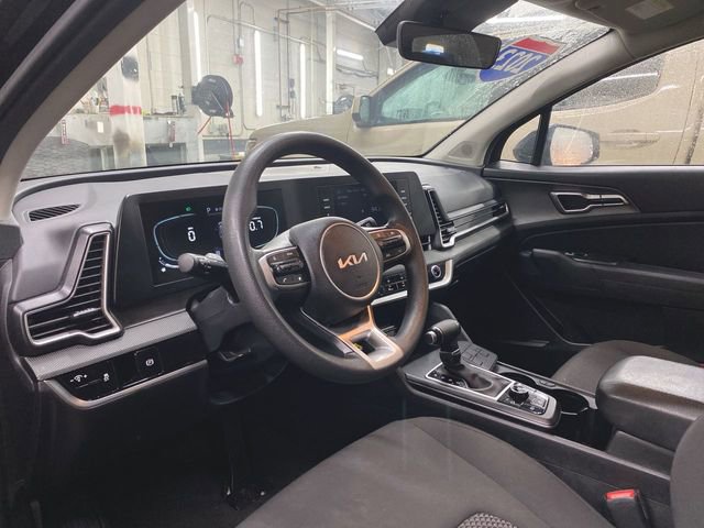 Used 2024 Kia Sportage LX image 10