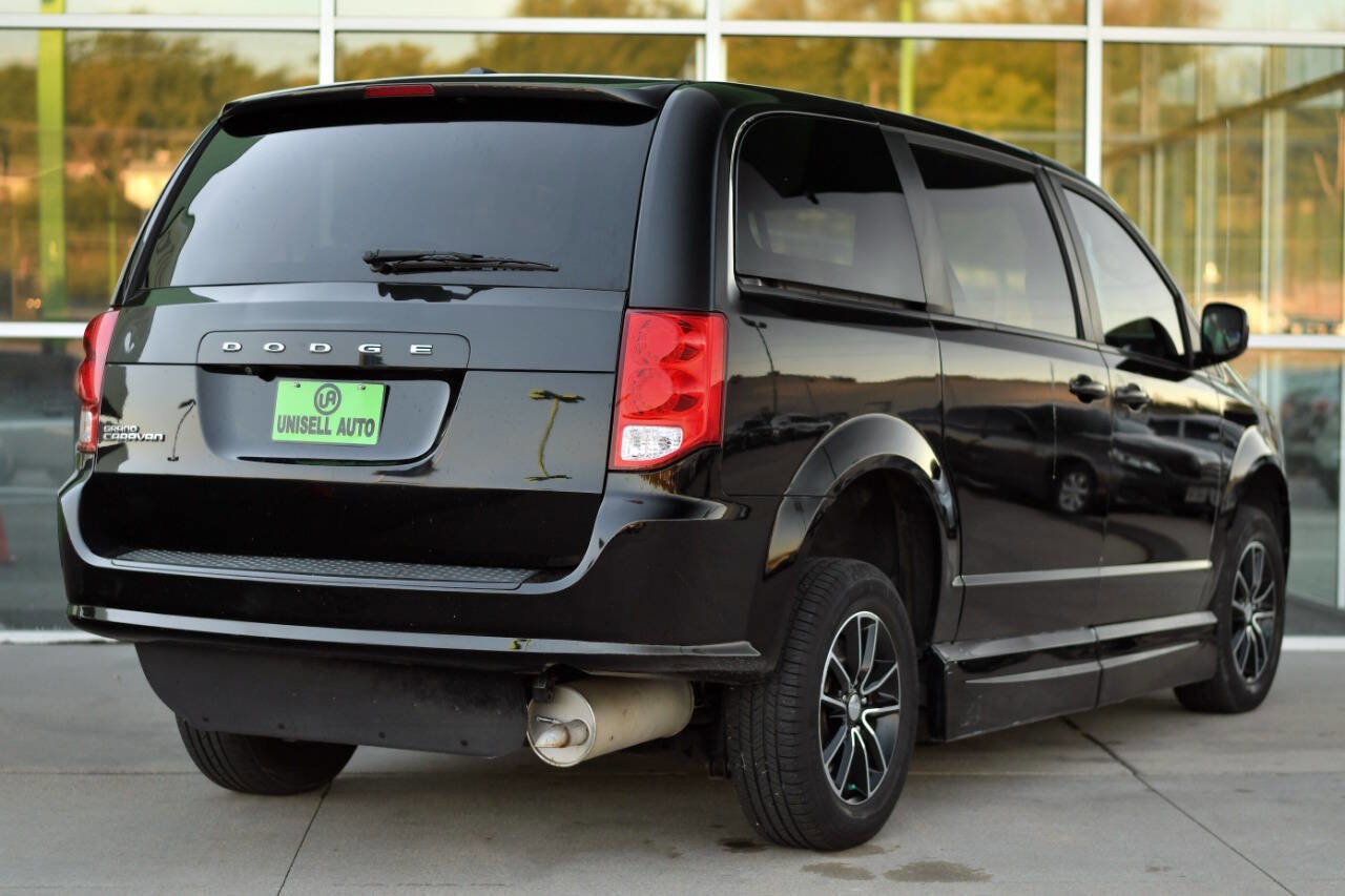 Used 2019 Dodge Grand Caravan SE image 9