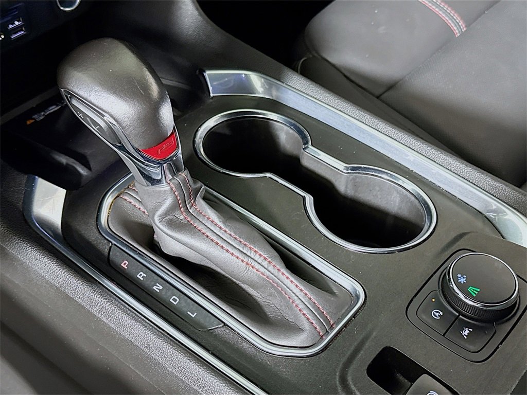 Used 2022 Chevrolet Traverse RS image 14