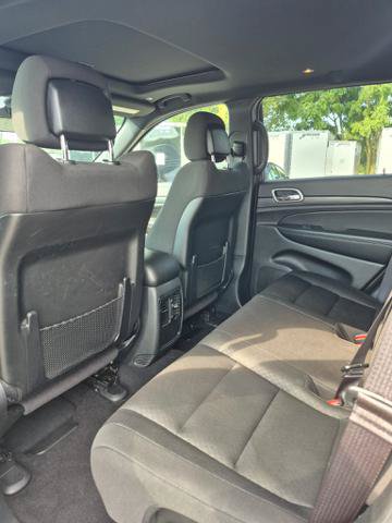 Used 2020 Jeep Grand Cherokee Laredo AWD/4WD image 13
