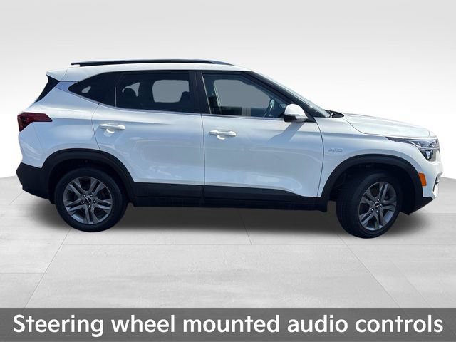 Used 2023 Kia Seltos S w/ Navigation Package AWD/4WD image 9