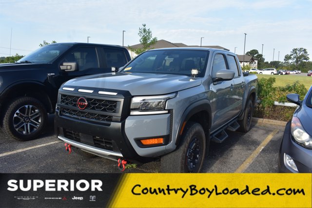 Used 2025 Nissan Frontier PRO-4X AWD/4WD image 1