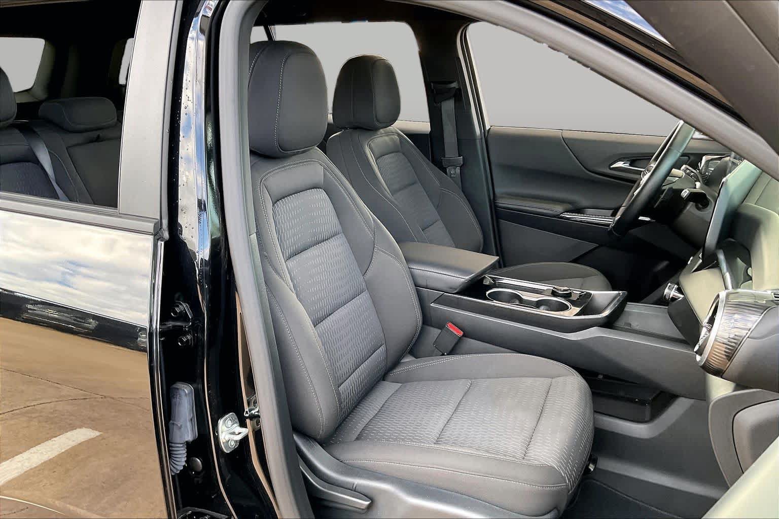 Used 2026 Chevrolet Equinox LT FWD image 10