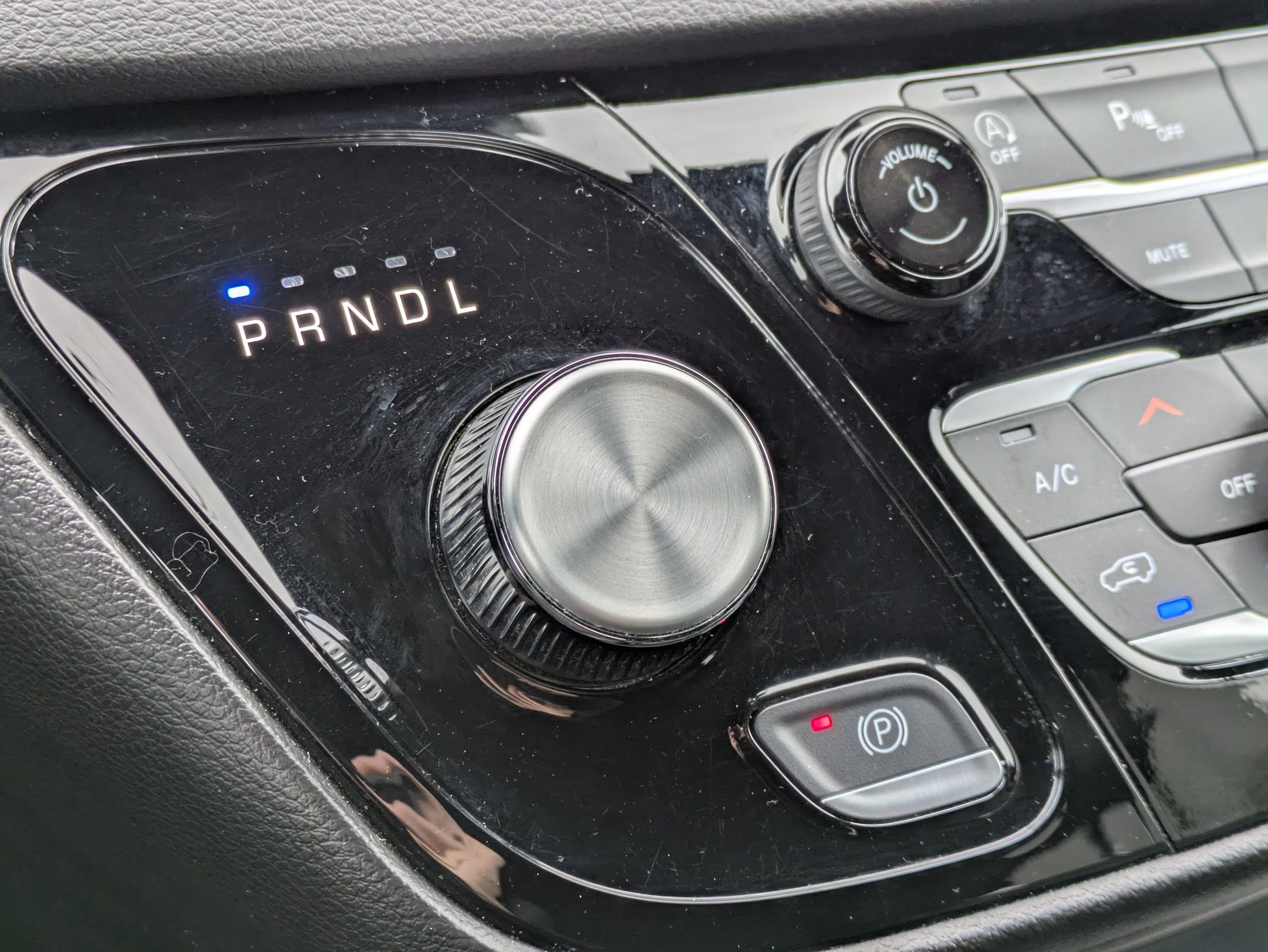 Used 2025 Chrysler Pacifica Select image 27