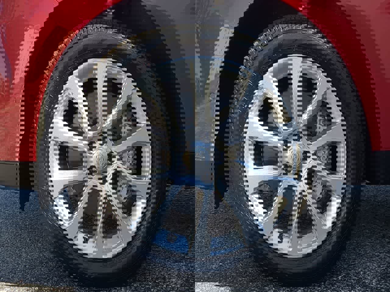 Used 2025 Land Rover Range Rover Sport SE image 14