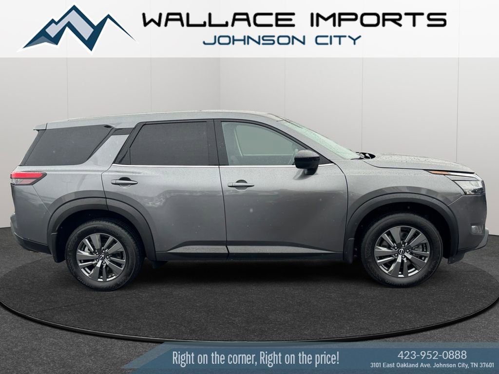 Used 2024 Nissan Pathfinder S image 6