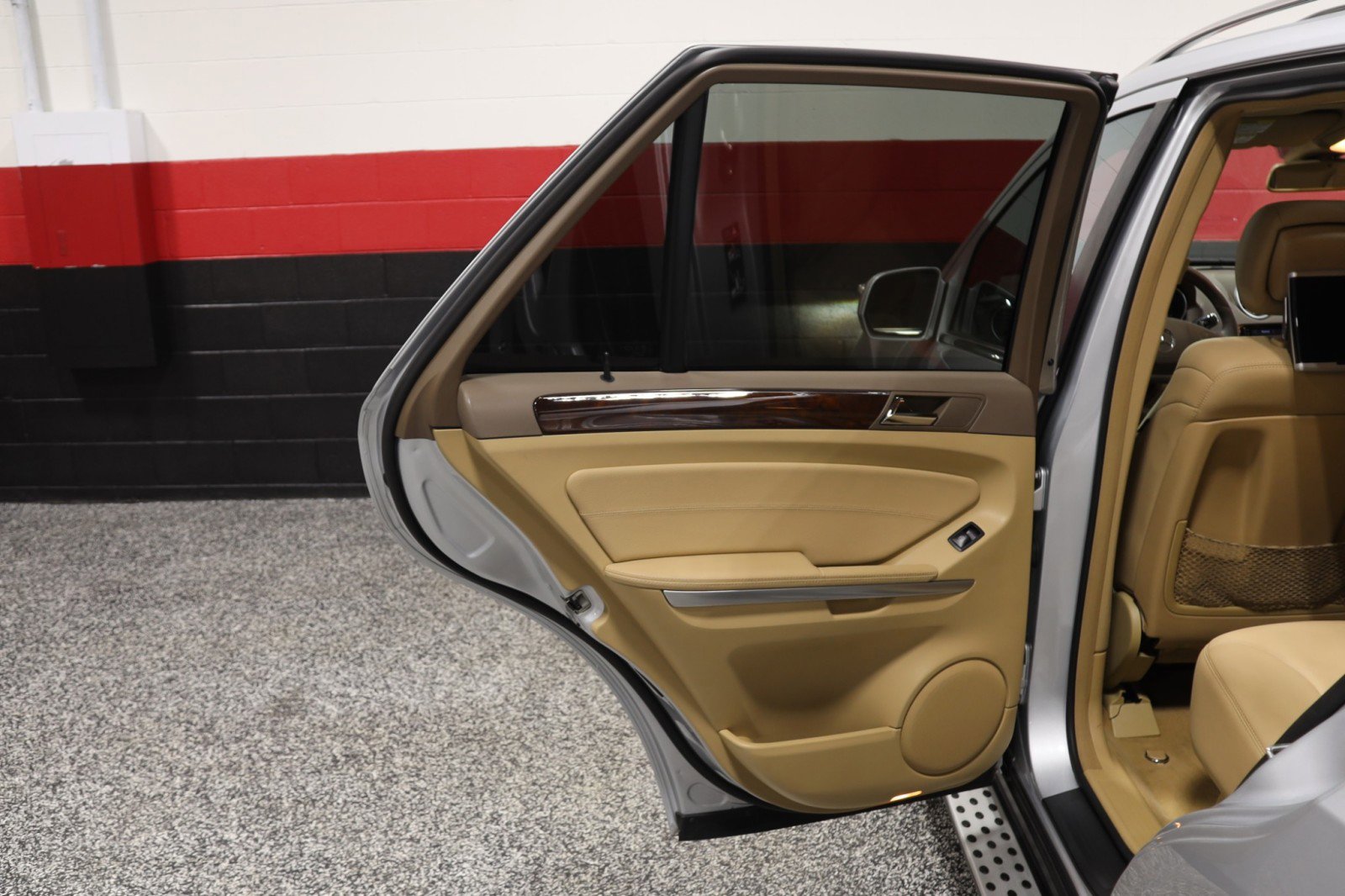 Used 2009 Mercedes-Benz ML 550 4MATIC image 40