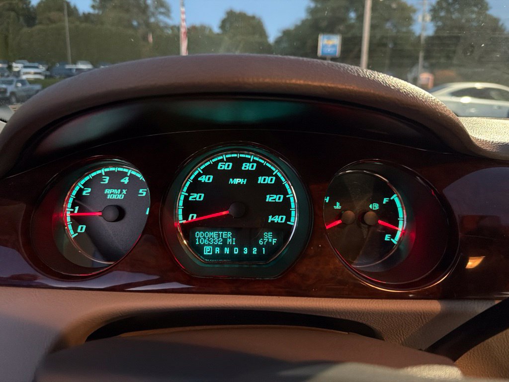 Used 2011 Buick Lucerne CXL w/ Driver Confidence Package FWD image 10