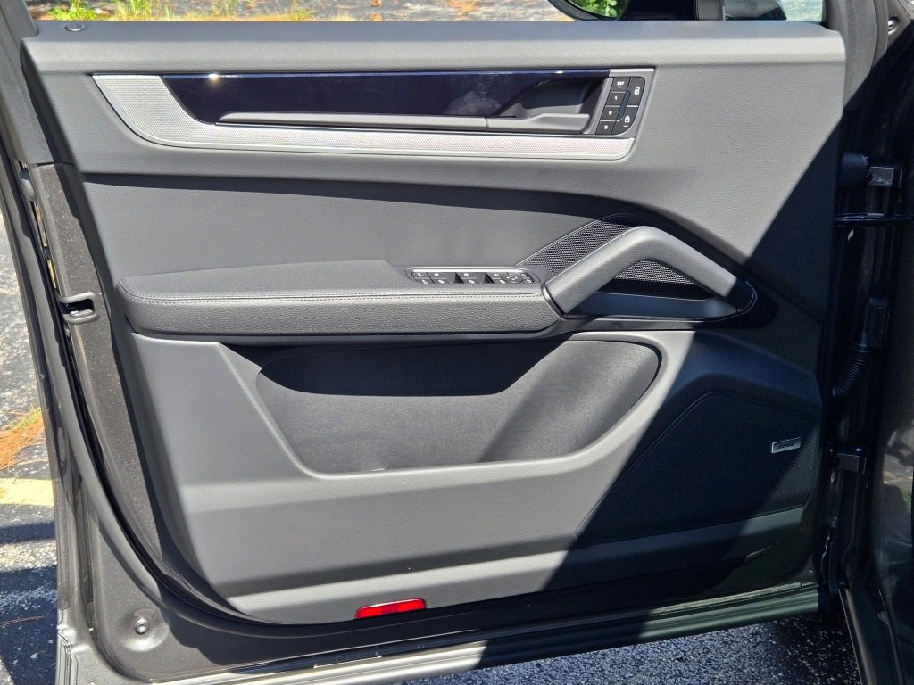 New 2026 Porsche Cayenne Coupe image 19