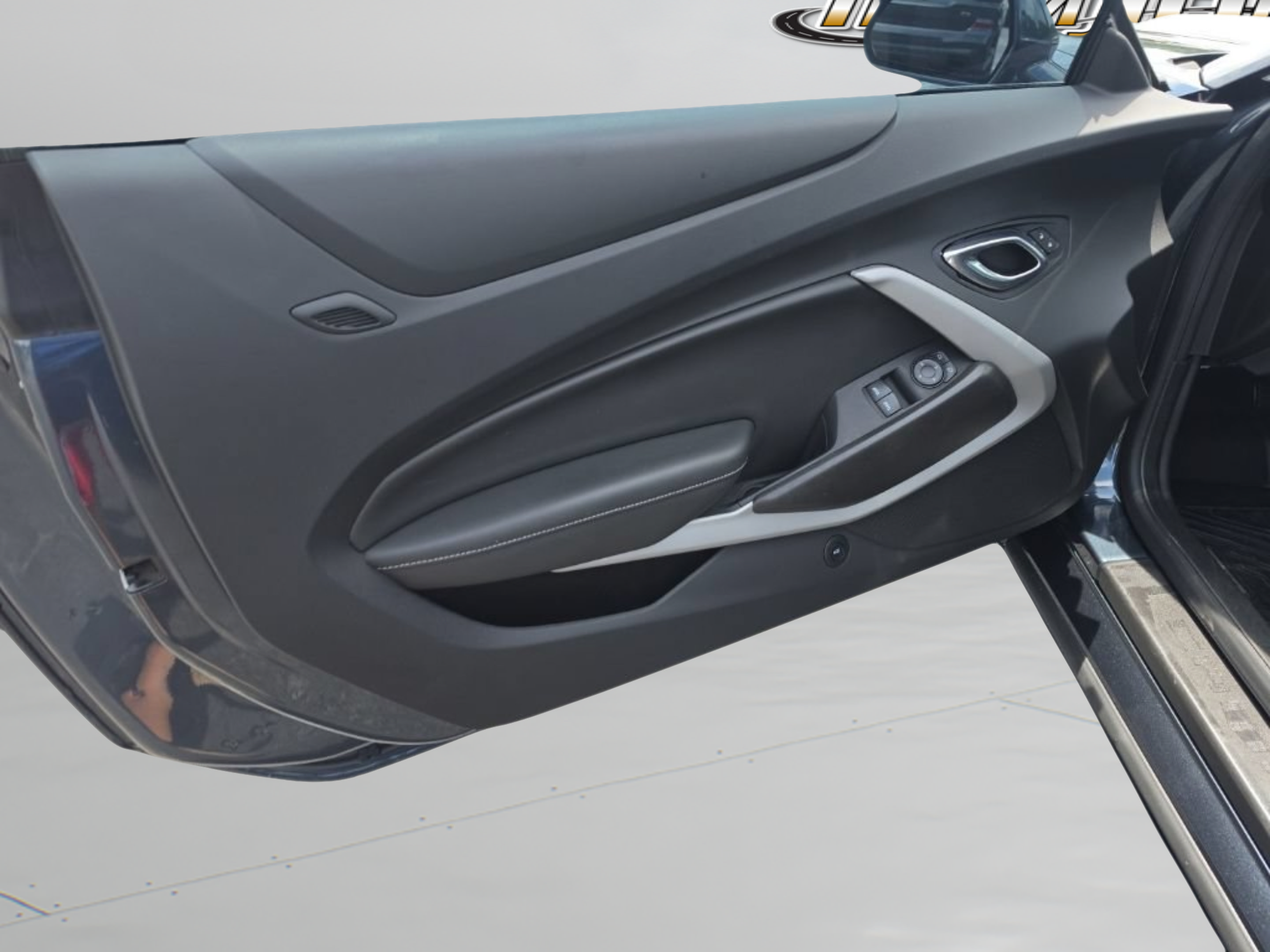 Used 2021 Chevrolet Camaro LT RWD image 12