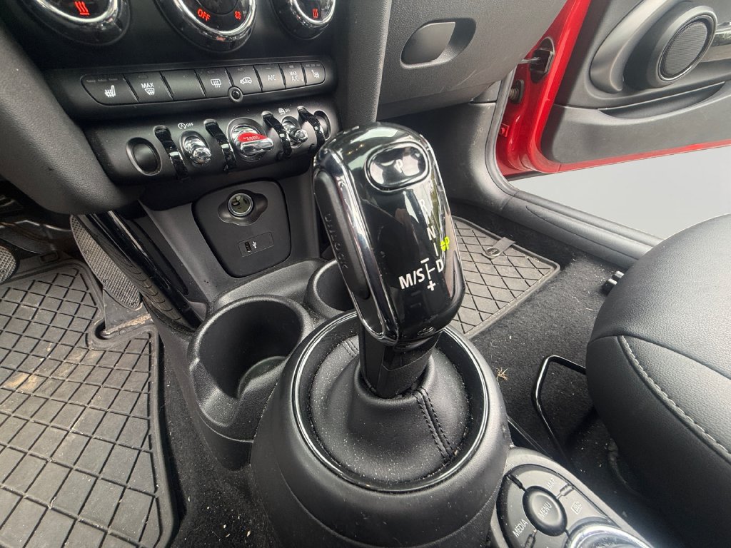 Used 2023 MINI Cooper 2-Door Hardtop FWD image 18